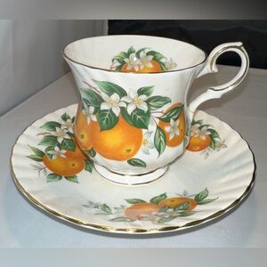 Elizabethan Fine Bone China England Florida Oranges Teacup and Saucer